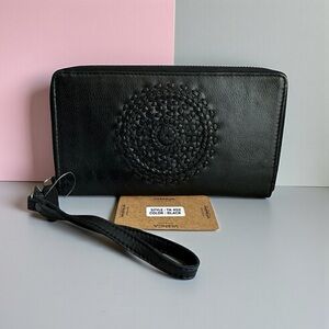 Vilenca Black Leather Zip Wallet Wristlet